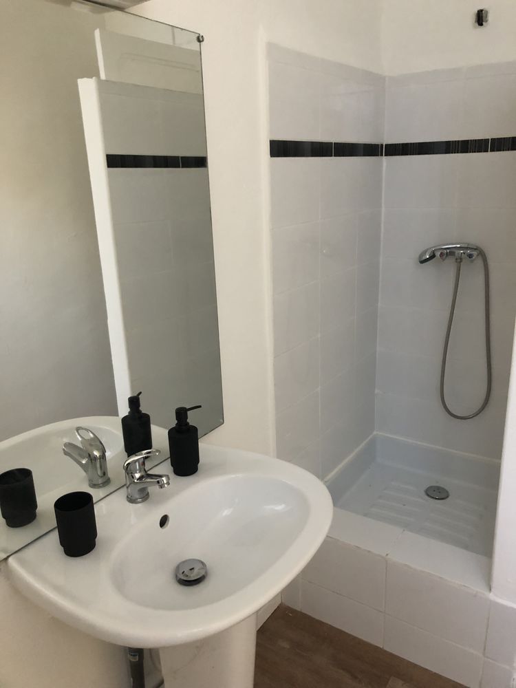T 2 RENOVE ENSOLEILLE + cellier