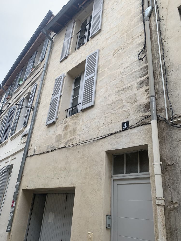 Maison intra-muros Avignon avec grand garage