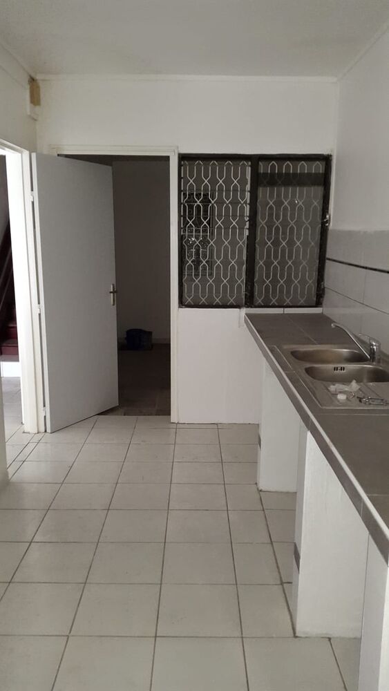 ? DUPLEX PROFESSIONNEL 153 m² Zone Franche de Dillon