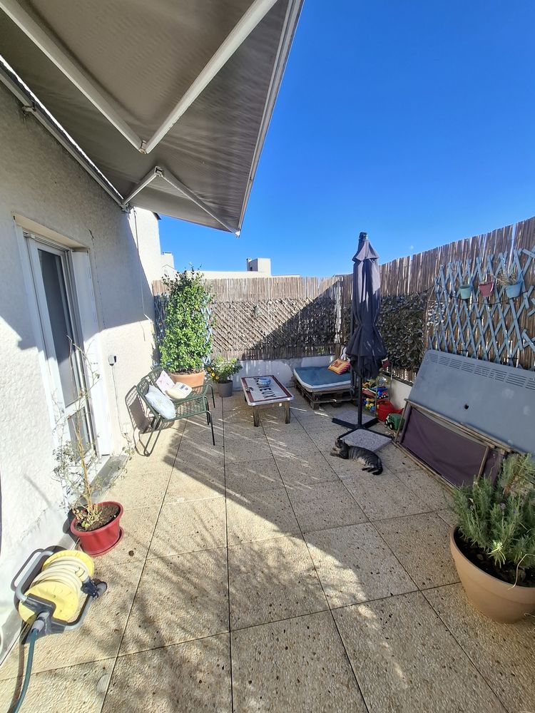 Appartement lumineux avec toit terasse sans vis-à-vis à vis