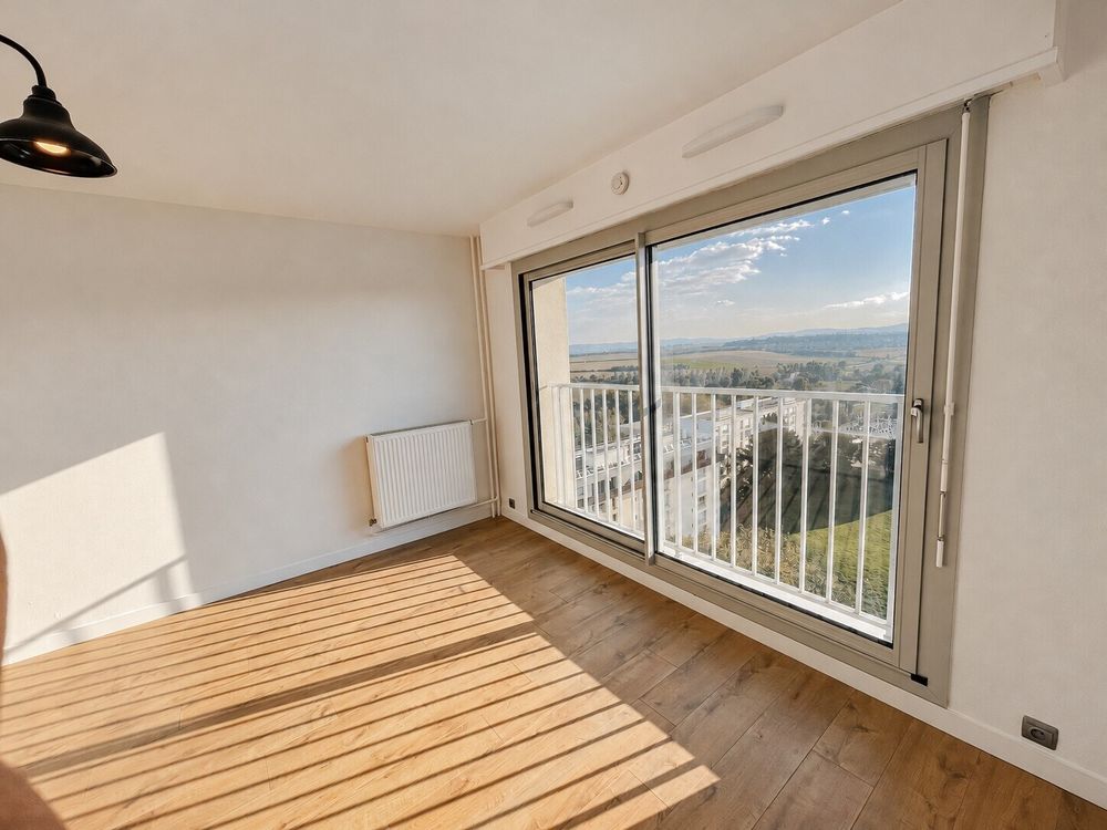 T3 67 m² 13e, 758 € + charges, chauffage, eau chaude compris