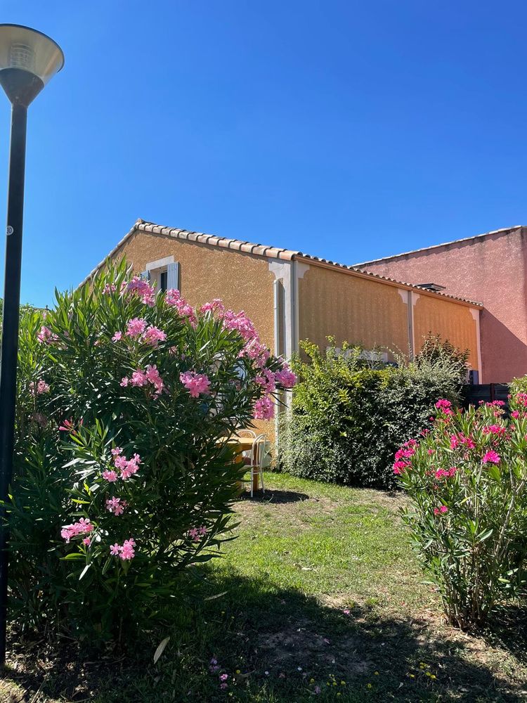 Maisonnette T2 duplex avec jardin privatif, parking et 3 piscines €" Béziers