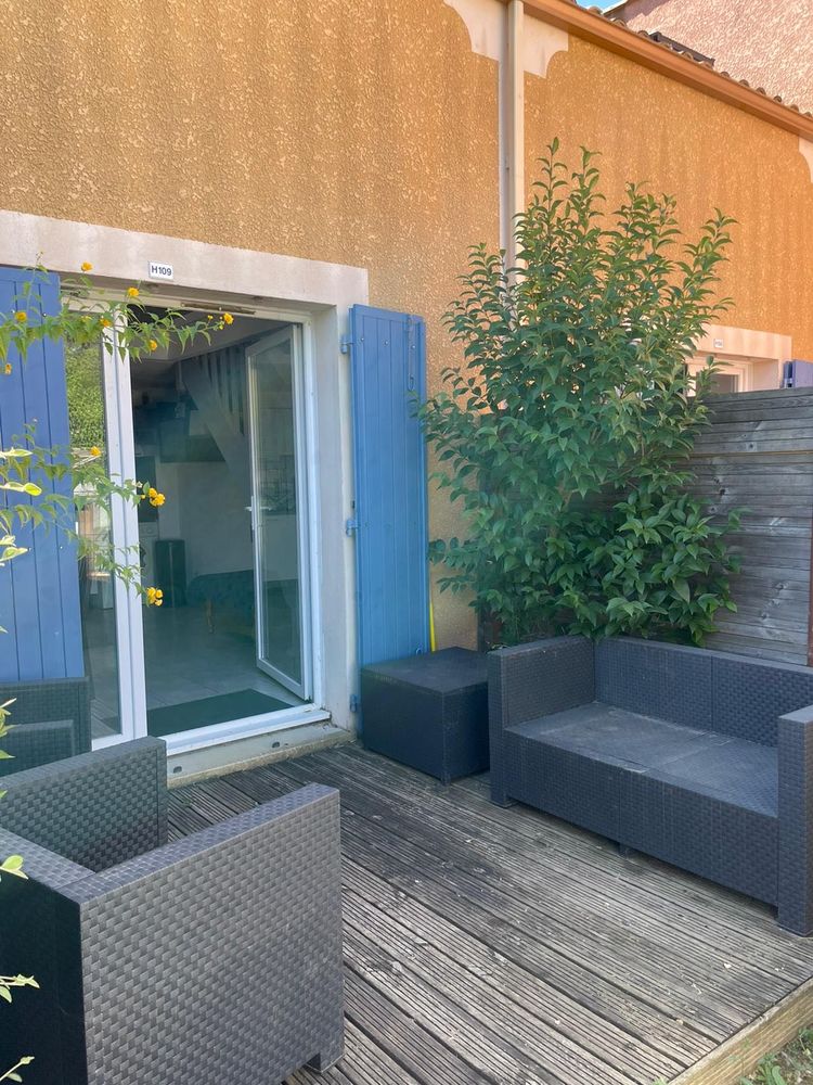 Maisonnette T2 duplex avec jardin privatif, parking et 3 piscines €" Béziers