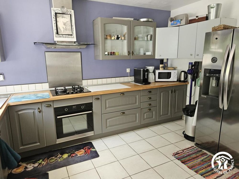PUYBEGON , MAISON 178 m², piscine chauffée et couverte. Bois