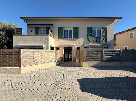 3 pièces duplex Antibes dans Mas provençale rénové