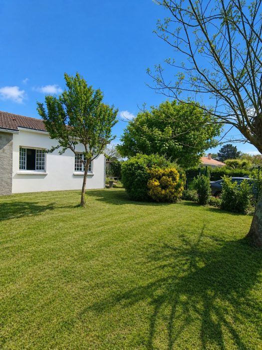 Maison 250 M² sur la commune de Challans 5 chambres