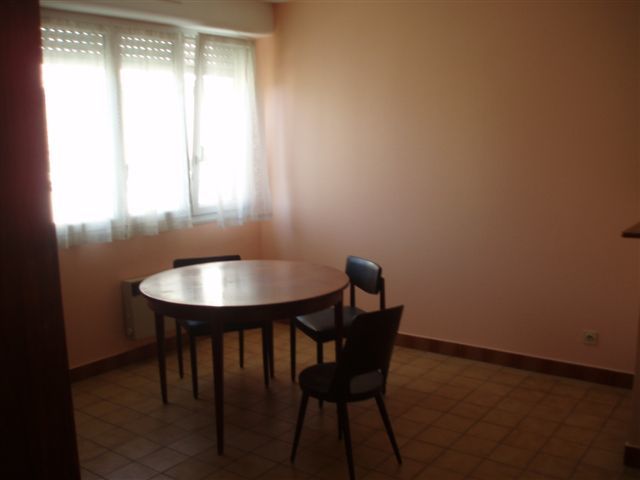APPARTEMENT MEUBLÉ F2
