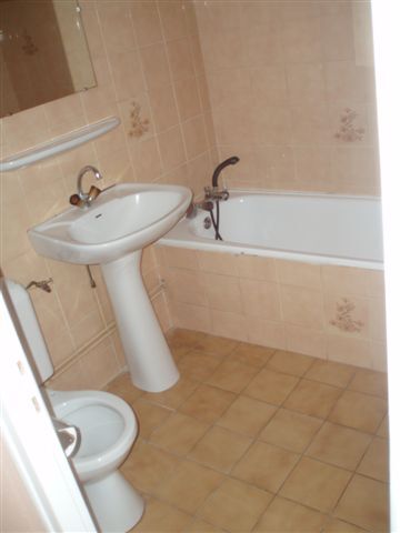 APPARTEMENT MEUBLÉ F2