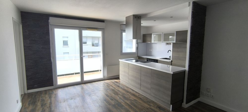 ? T2 BIS RÉNOVÉ DE 52 m² AVEC BALCON ET PARKING