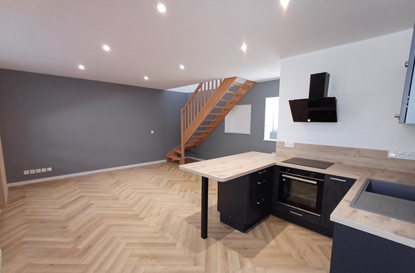 T3 DUPLEX refait récemment centre Village (rue Lamartine)