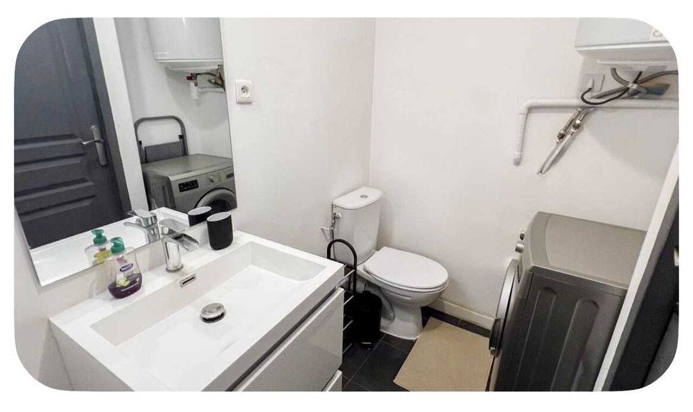 AVIGNON INTRA-MUROS ? STUDIO MEUBLE + CAVE ? INVESTISSEMENT