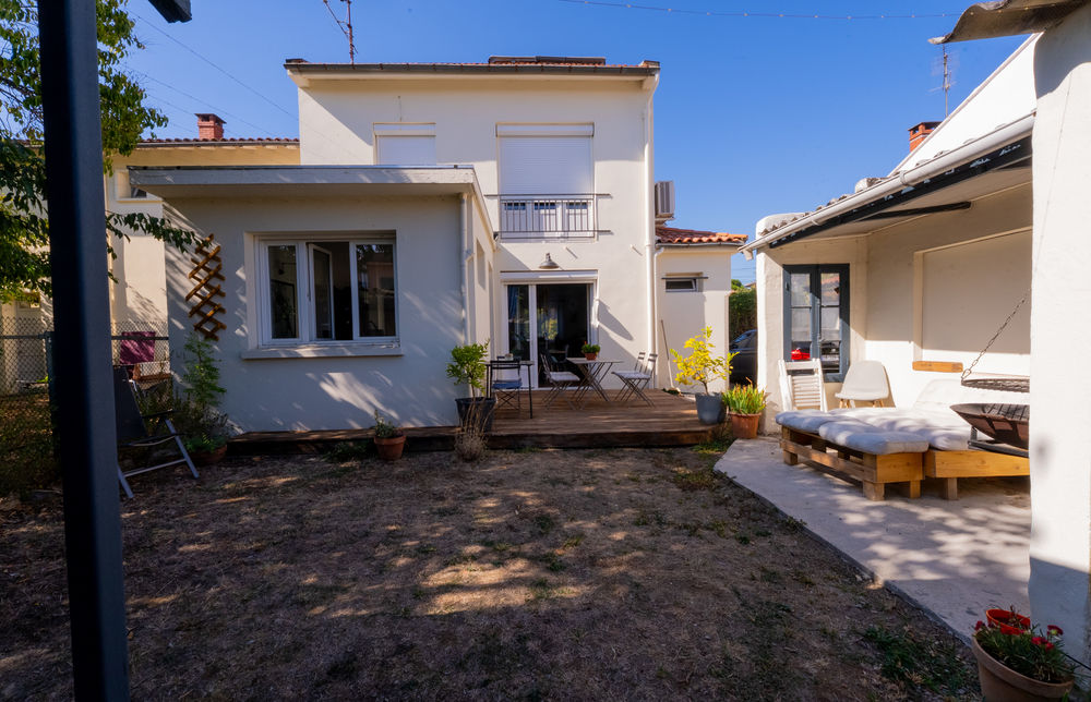 Maison Croix Daurade jardin garage panneaux solaire