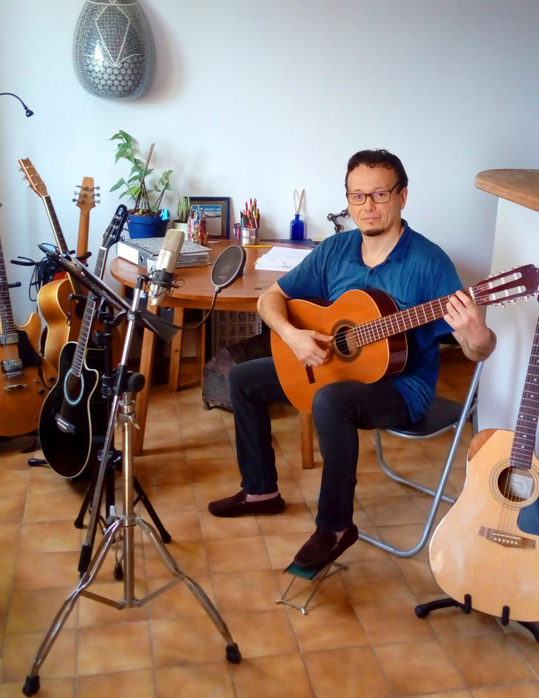 Le plaisir de jouer de la guitare  13100 Aix-en-provence