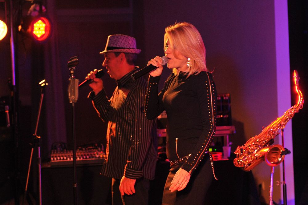 Groupe musique animation cocktail, soir&eacute;e dansante 01,71,69 0 01090 Montmerle-sur-sa�ne