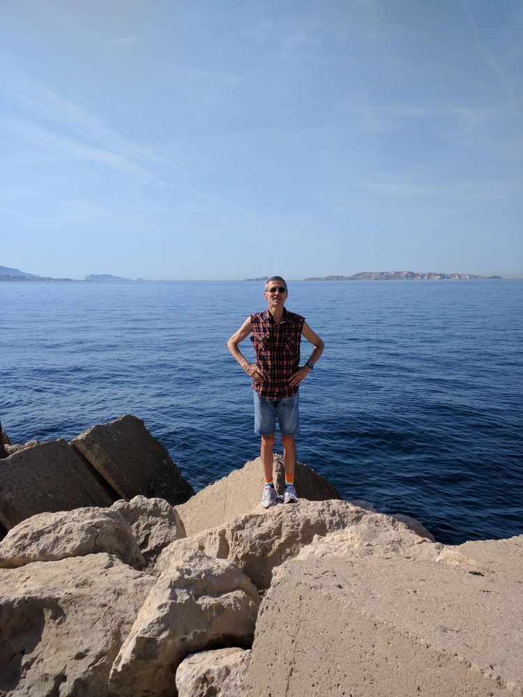 Gardiennage, pet-sitting par jeune retrait&eacute; de la Police 0 13012 Marseille