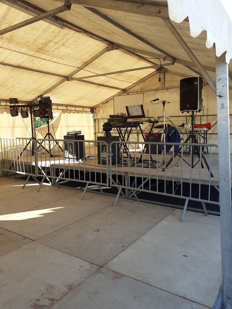 dj guitariste chanteur 0 46240 Labastide-murat