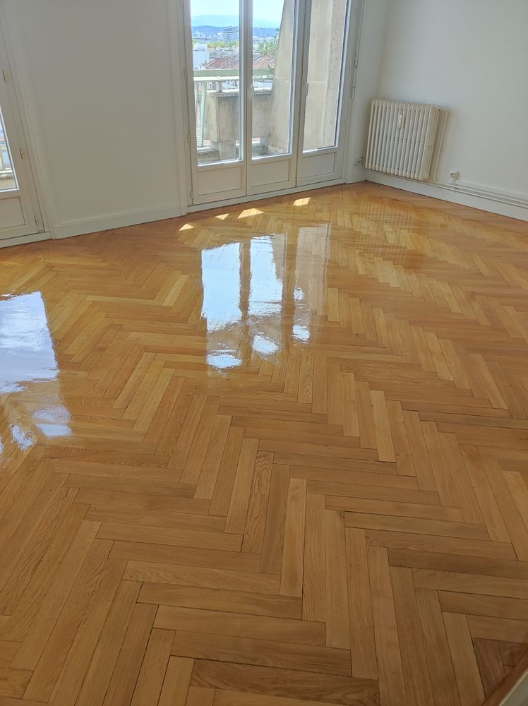 R&eacute;novation de parquet, pon&ccedil;age et vitrification 0 69150 D�cines-charpieu