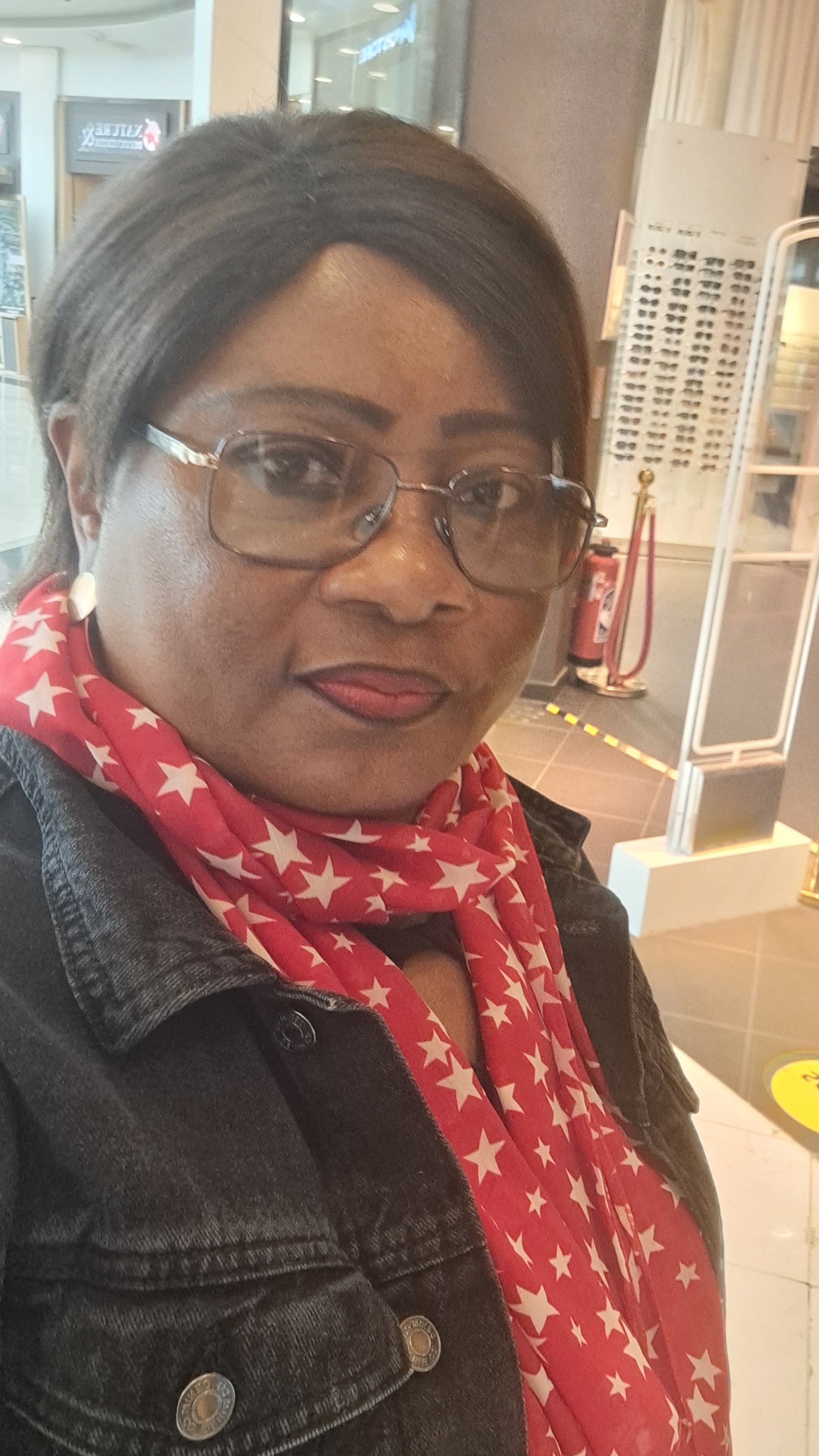 Aide &agrave;   la personne 12 75020 Paris