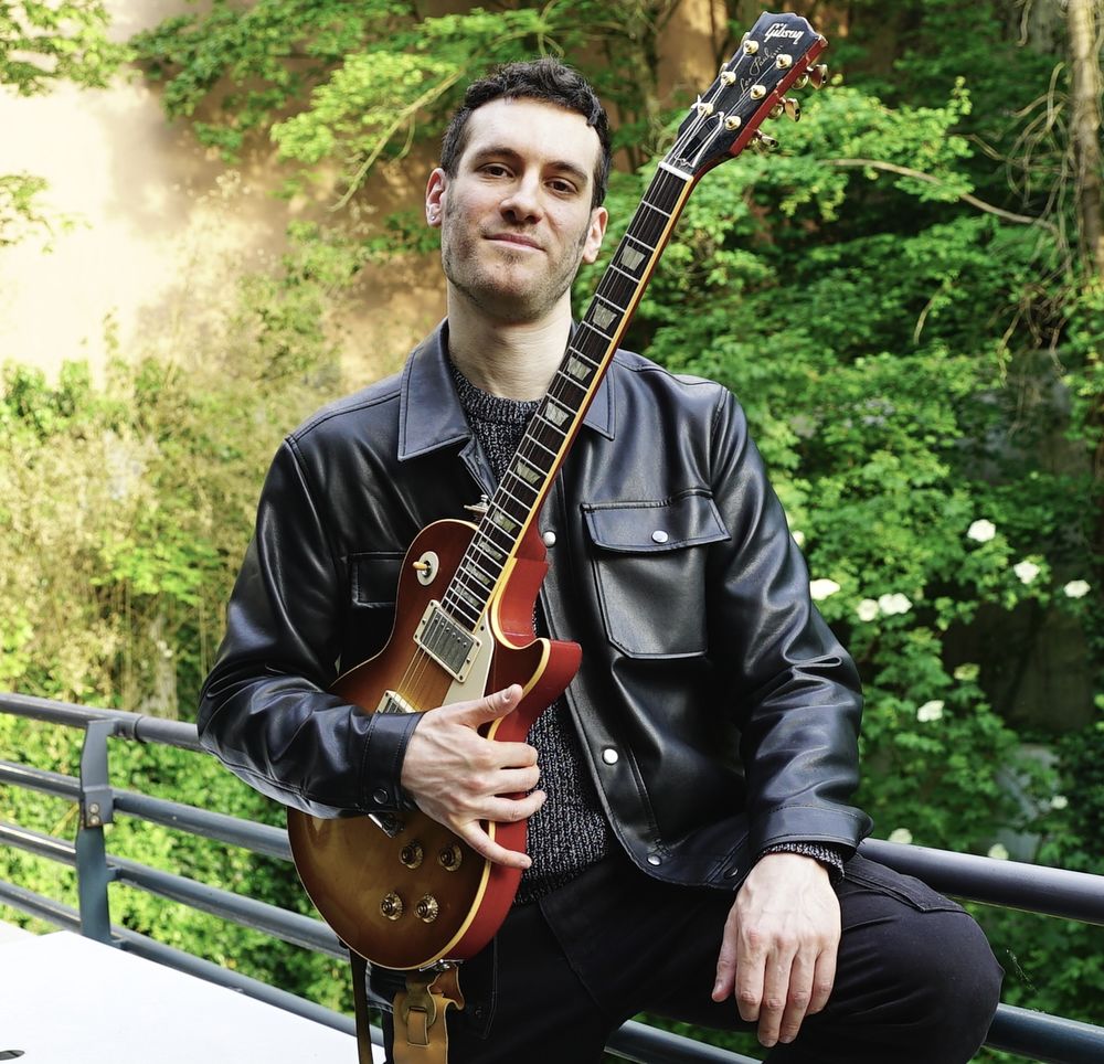 Donne cours de guitare tous niveaux en ligne ou sur Paris 3e 0 75003 Paris