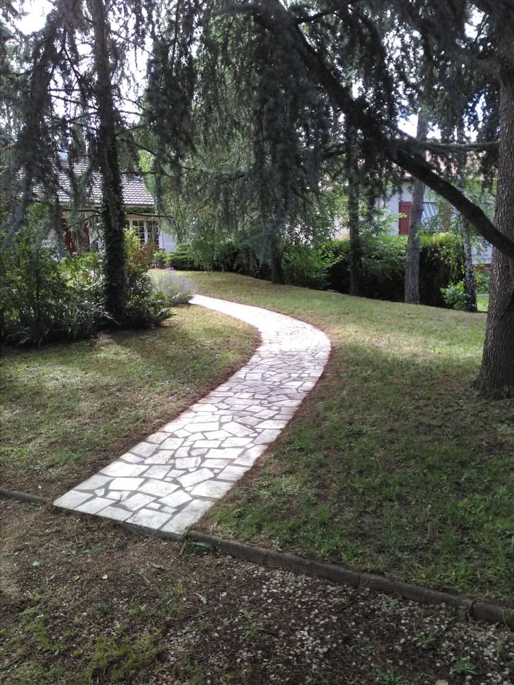 Tonte ou d&eacute;broussaillage 0 86440 Mign�-auxances