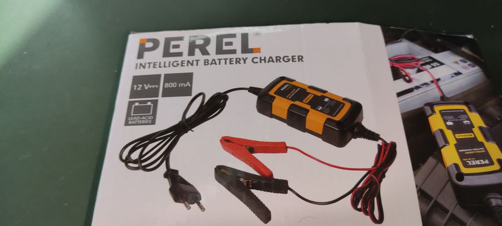 chargeur pour batterie 12 volts, filaire 220 volts. 0 74000 Annecy