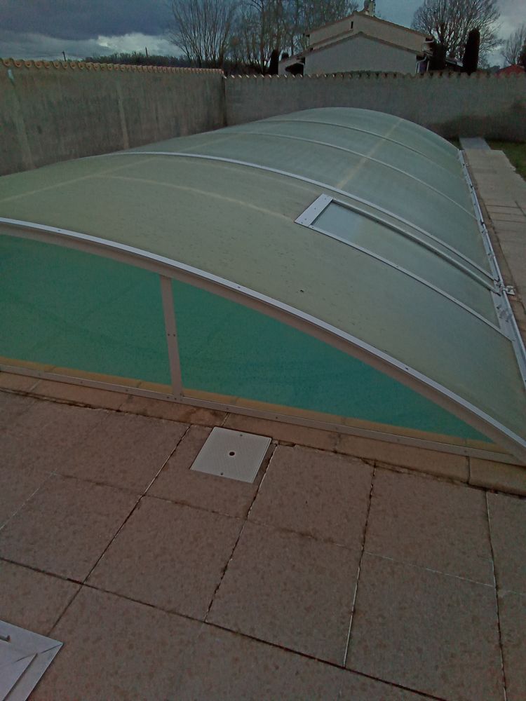 Abri de piscine 10.30m par 5.30m 0 81600 Brens