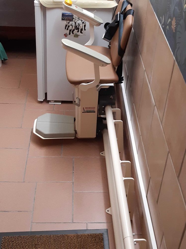 Monte-escalier &eacute;lectrique 0 63300 Thiers