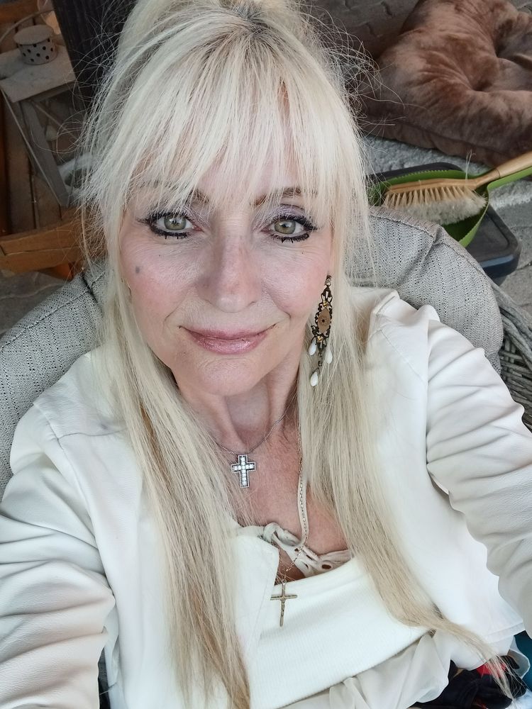 ASSISTANTE DE VIE SOCIAL  /     SERVICE A LA PERSONNE AGREE 0 67210 Valff