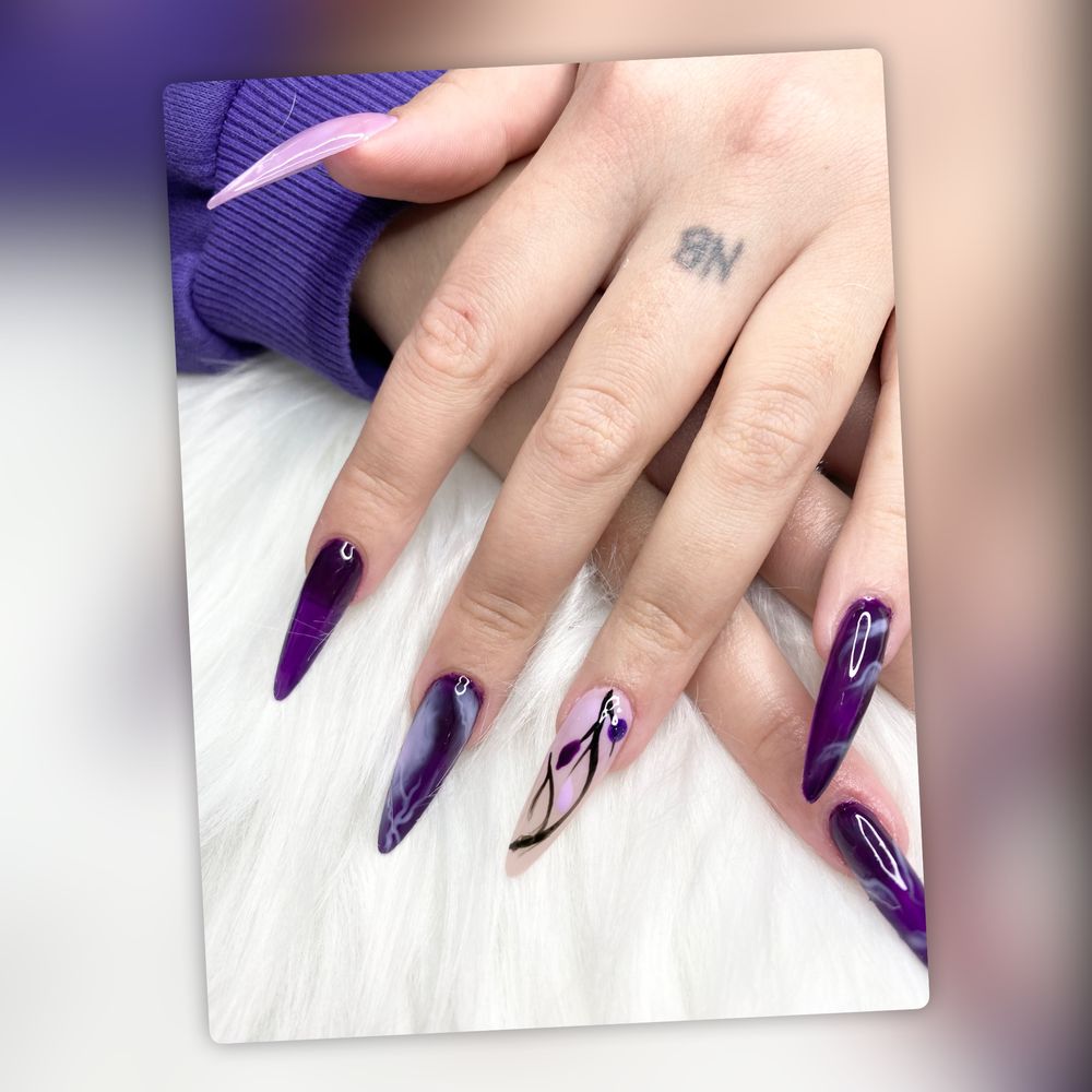 ONGLERIE / POSE ONGLES GEL ET CAPSULES / VERNIS 0 69200 V�nissieux