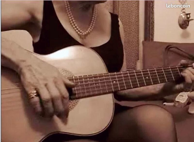 DAME Prof. Donne COURS GUITARE Ts Styles Tt Niveau en Savoie 0 73200 Albertville