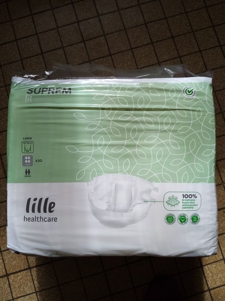 CHANGE-COMPLET  Maxi confort
T. L  ( paquet de 20 ) : 0 44650 Leg�