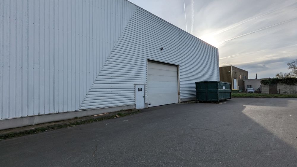 STOCKAGE & LOGISTIQUE ? Entrep&ocirc;t 1600 m&sup2; ? R&eacute;gion Parisienne 0 91220 Le plessis-p�t�