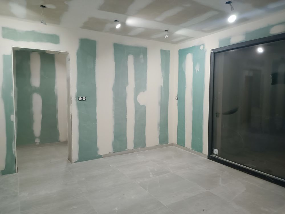 Enduit / peinture / parquet / sol pvc / ma&ccedil;onnerie 0 54700 Pont-�-mousson