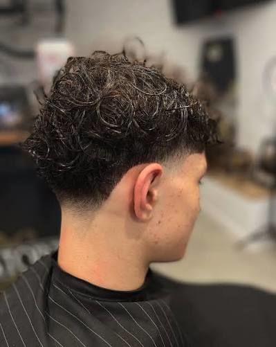 Prestations personnes aux cheveux caucasien 0 44550 Montoir-de-bretagne