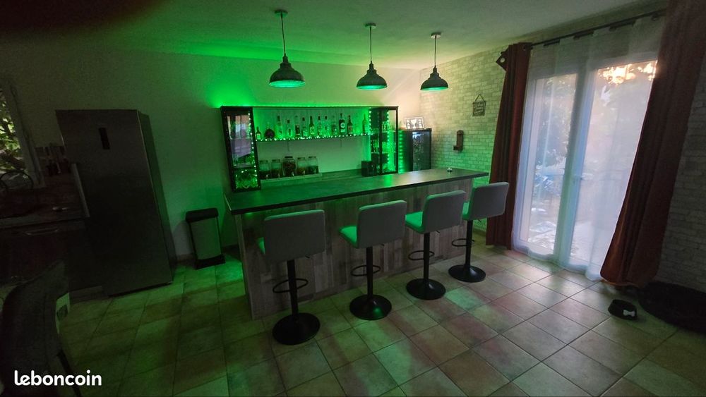 Salon avec bar et cuisine pour anniversaire ou autre 0 13680 Lan�on-provence