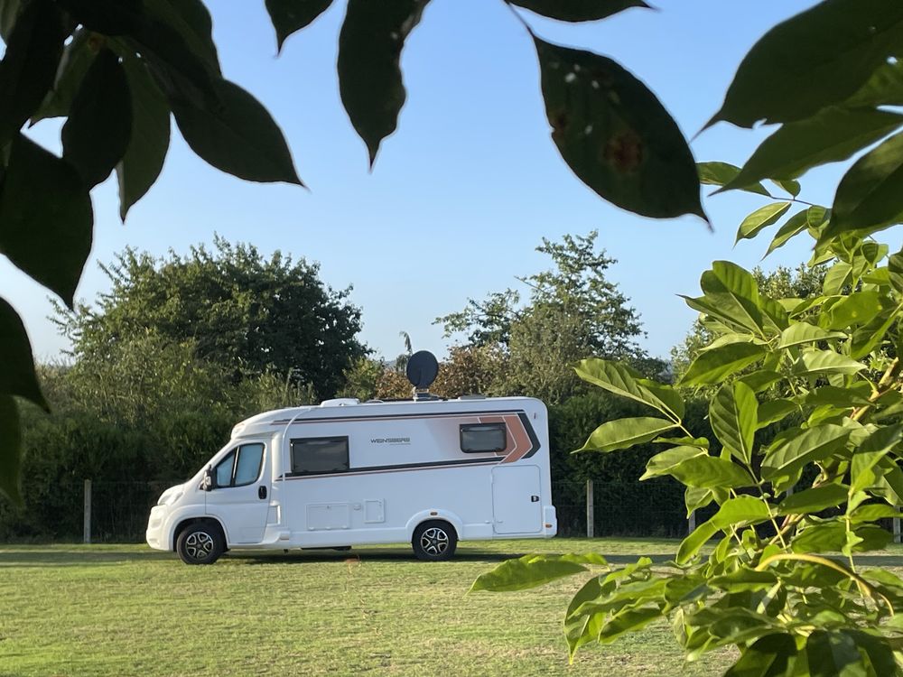 Stationnements & aire de services pour v&eacute;hicules de loisirs 0 76330 Petiville