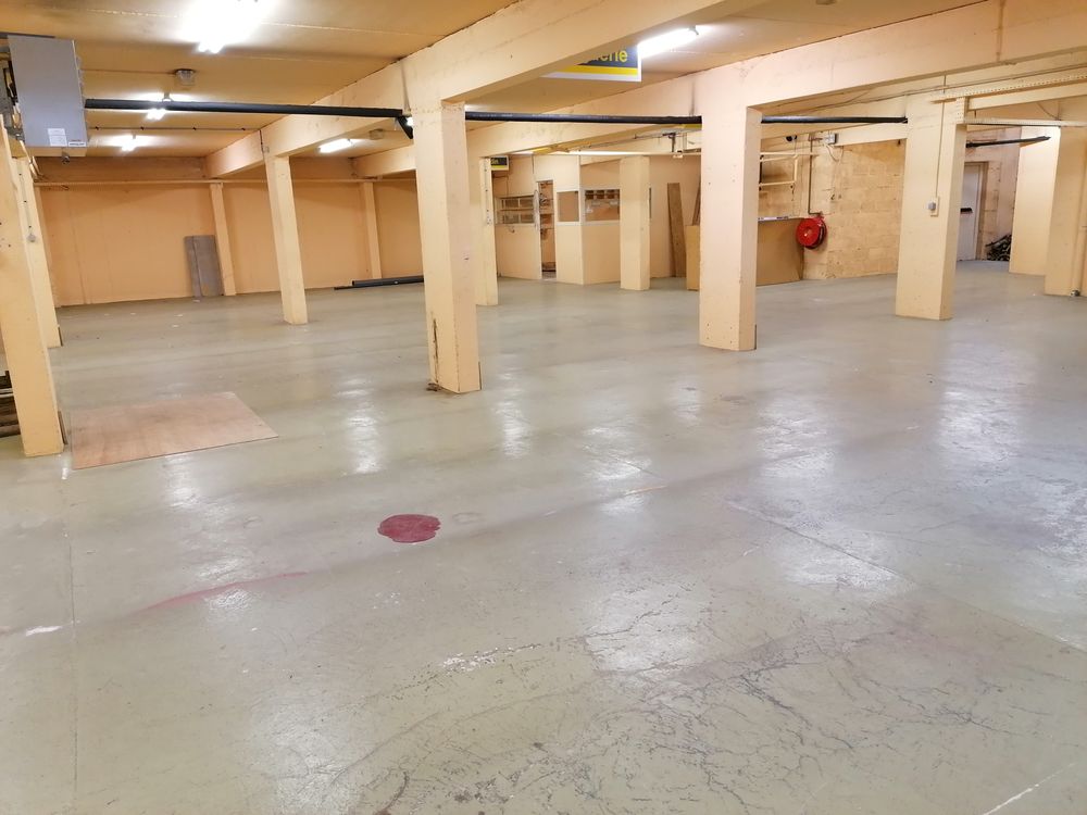 Espace de stockage  ? Garde meubles- 700 m&sup2; ? 0 29520 Ch�teauneuf-du-faou