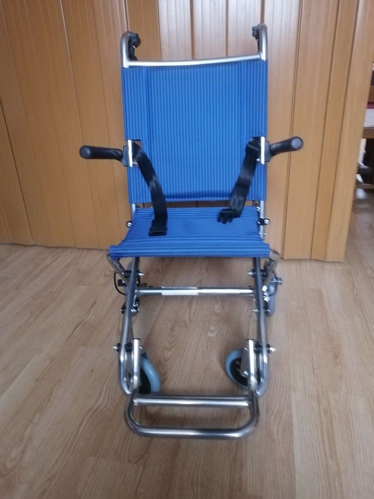 Fauteuil roulant pour handicap&eacute; 0 77190 Dammarie-les-lys