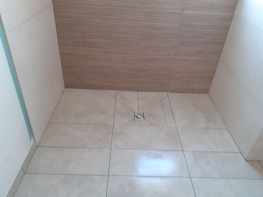 Carreleur confirm&eacute; et soign&eacute; 0 85230 Saint-urbain