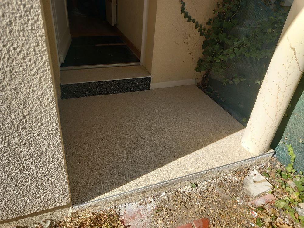 Rev&ecirc;tement en r&eacute;sine (moquette de pierre) 0 33230 Gu�tres