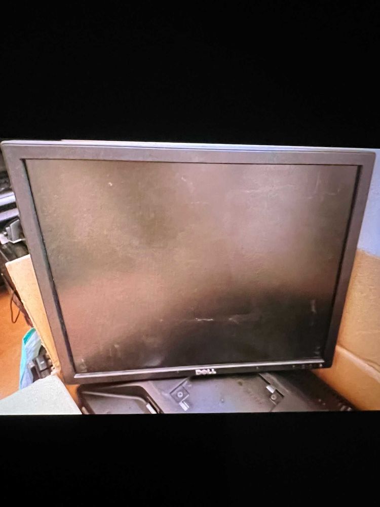 Ecrans PC Bureau 20 75018 Paris