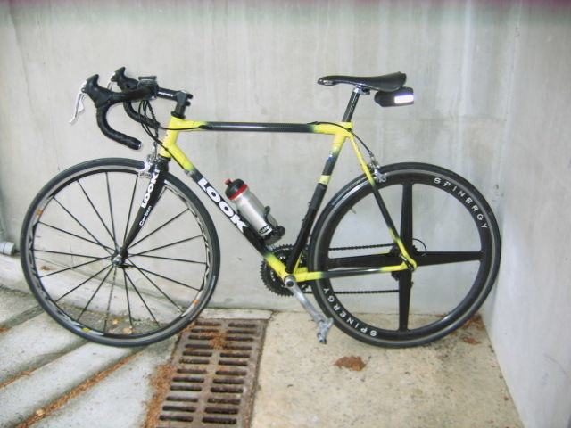 velo de course marque look
Tout en carbone
Equip&eacute; CampagnolR 0 60200 Compi�gne