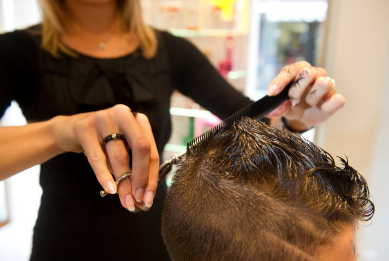 Cherche Coiffeuse pour un simple coupe Homme 0 31300 Toulouse