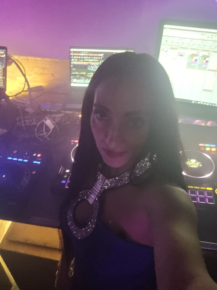 Dj Prestation animation musicale et scenique 
0 77000 Melun