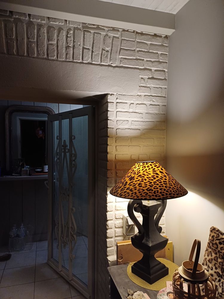 Ferme peintre cherche travaux peinture/ rev&ecirc;tements/
0 76000 Rouen