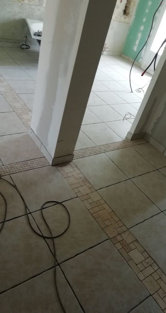 Carreleur ? Fa&iuml;ence ? Peinture ? Parquet flottant | Poitiers 0 86000 Poitiers