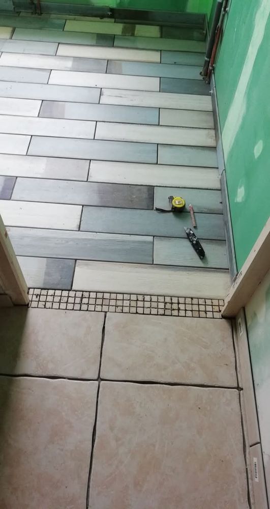 Carreleur ? Fa&iuml;ence ? Peinture ? Parquet flottant | Poitiers 0 86000 Poitiers