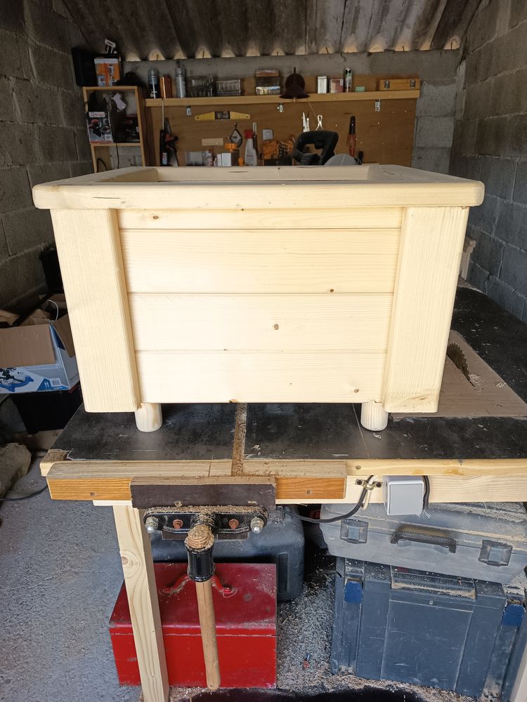 Bac &agrave; fleurs 0 38390 Porcieu-amblagnieu