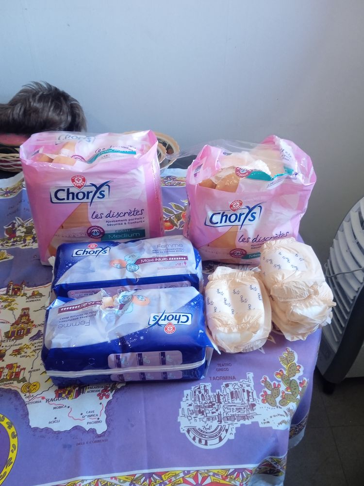 JE LOTS DE COUCHES ET CULOTTE TAILLE MEDIUM 0 06200 Nice