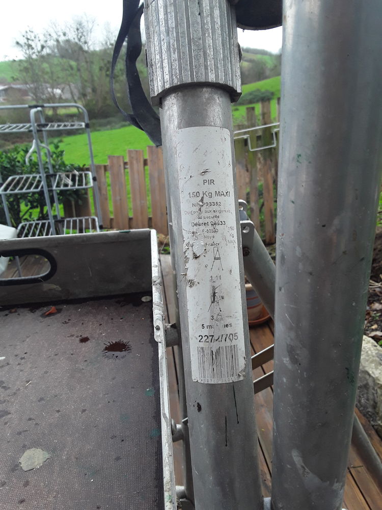 Escabeau plate forme 0 64240 Urt